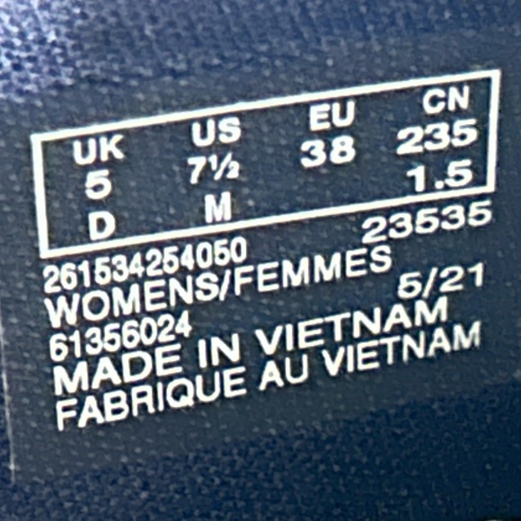 Clarks Womens Navy Blue Adella Holly Cushion Insole SlipOn Casual Shoes SZ 7.5M - Picture 11 of 11